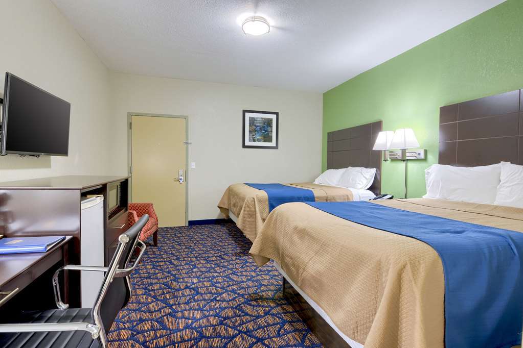Rodeway Inn & Suites Ithaca Room photo