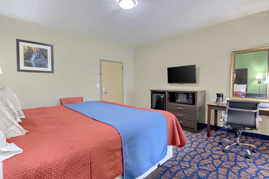 Rodeway Inn & Suites Ithaca Room photo